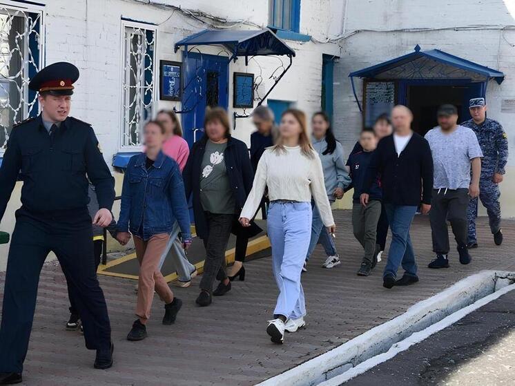 В Омске показали, как проходит повседневная жизнь осуждённых в колонии №9