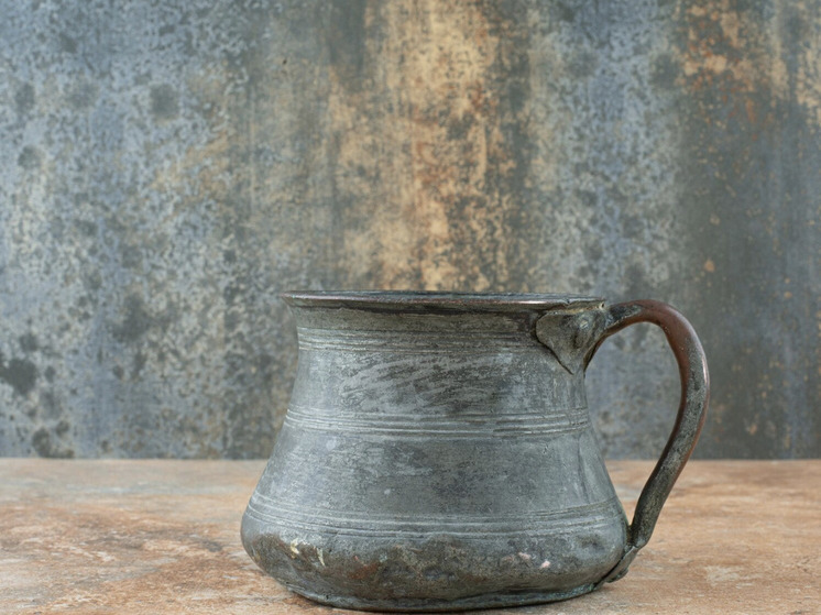 Редкую китайскую чашку XIII века продают в Новосибирске за 350 тысяч рублей