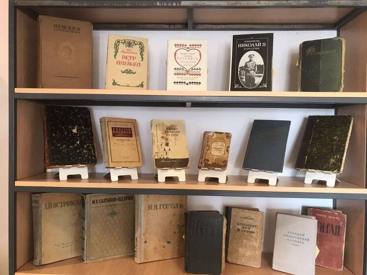В библиотеке Кудрово открылась выставка раритетных книг