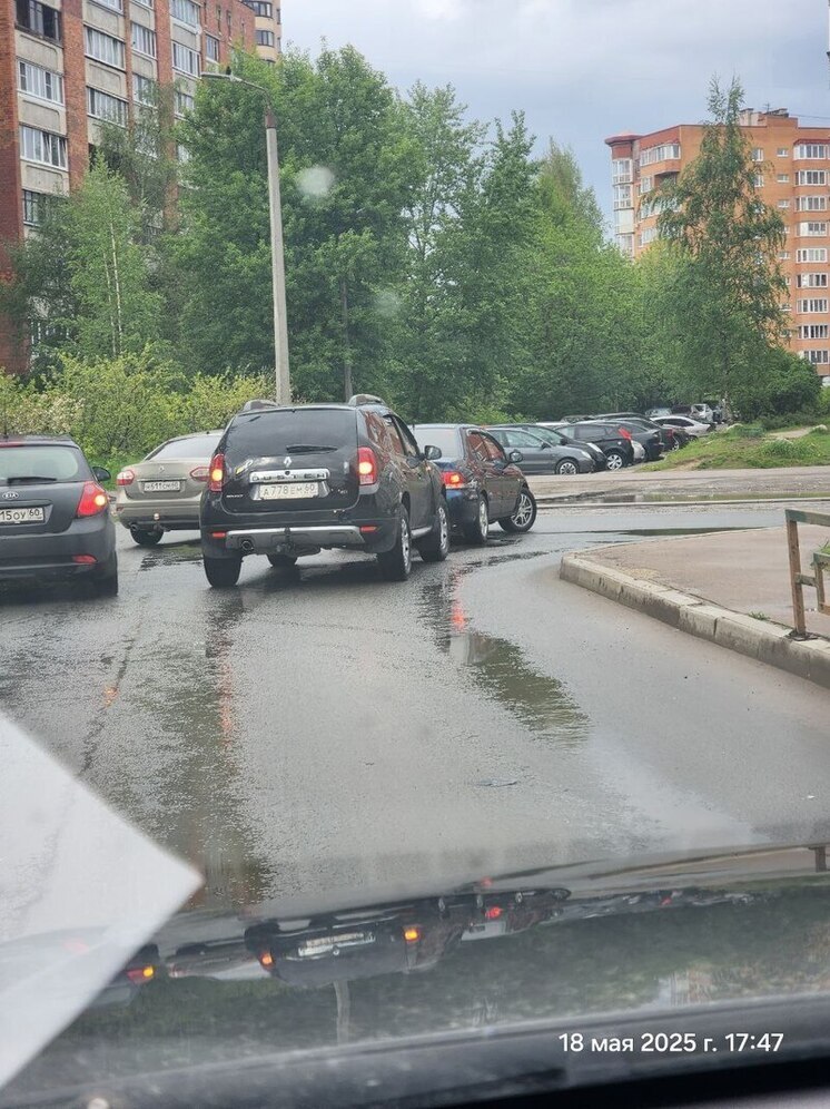 Псковичи продолжают серию воскресных аварий