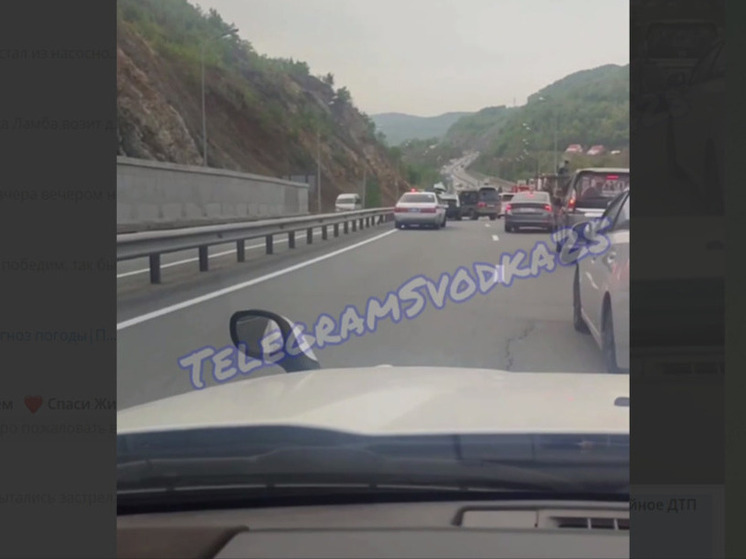 Жуткая пробка собирается на Седанкинской развязке во Владивостоке: тройное ДТП