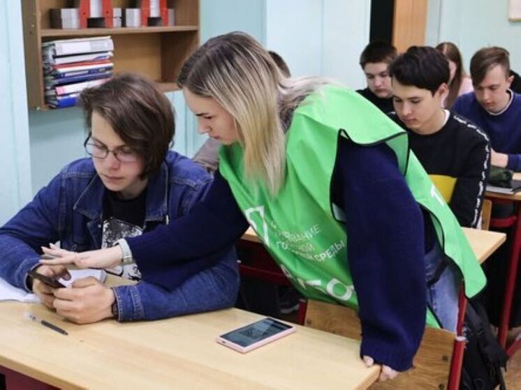 В Тамбове волонтеры помогли учащимся выбрать объекты для благоустройства