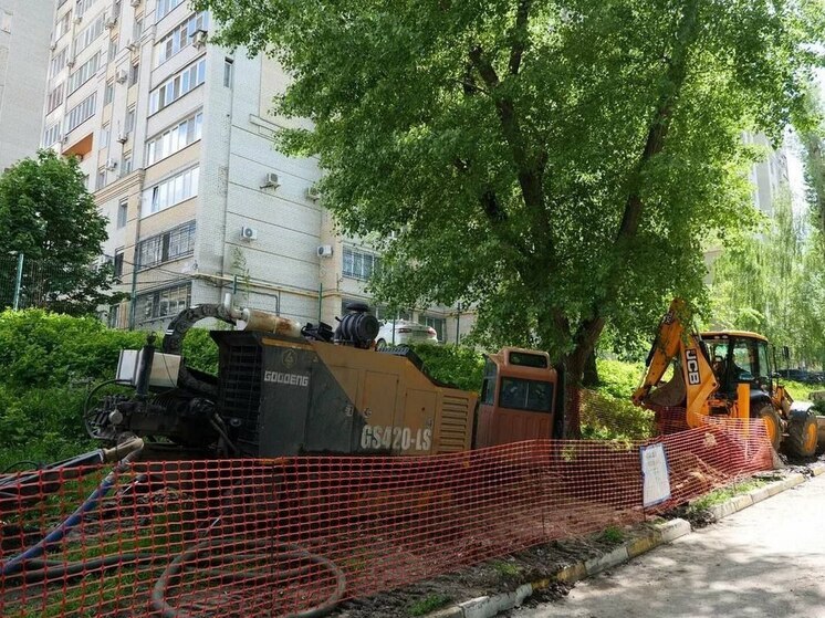 На Одесской в Саратове начали перекладывать трубу