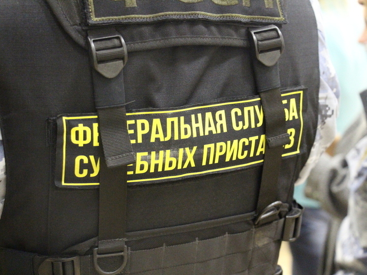 В Чернушке судебные приставы нашли злостного алиментщика под столом