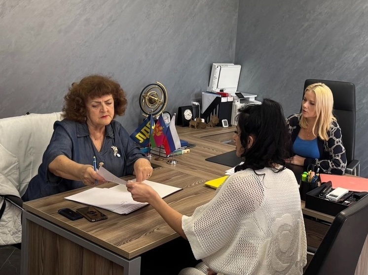 Депутат ЗСК, член фракции ЛДПР Вероника Иванчикова провела очередной прием граждан