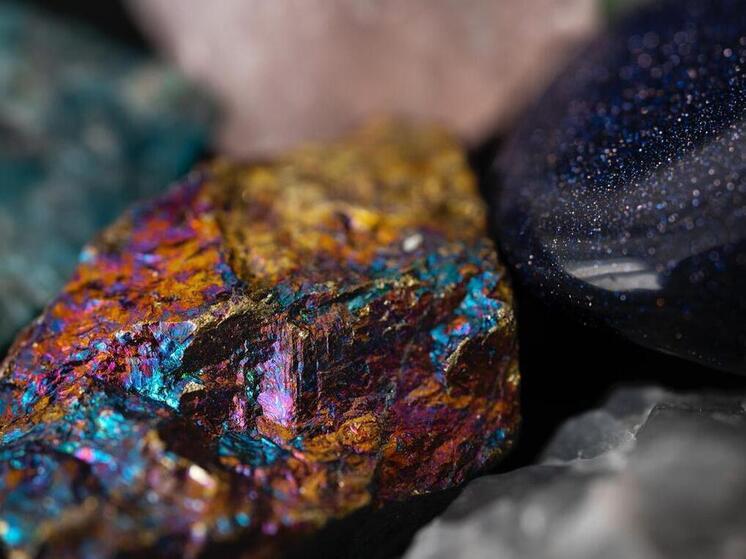 Учёные Израиля нашли минерал, твёрже алмаза и уникальнее сапфира