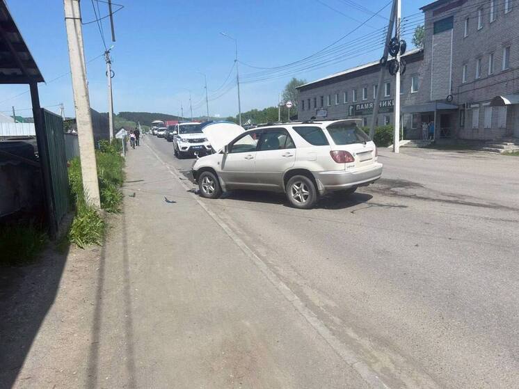 В Горно-Алтайске 73-летний водитель не уступил дорогу «Лексусу» и устроил ДТП