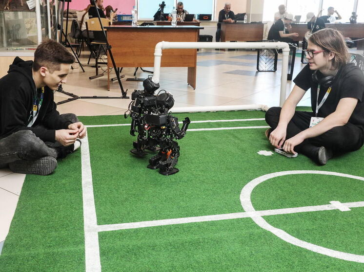 Роботы в прямом эфире: «Ростелеком» обеспечил трансляцию чемпионата «РобоКап Россия 2025» в Томске