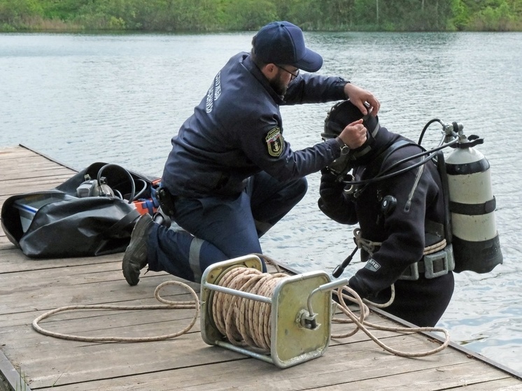 Водолазы обследовали 50 мест для купания в Новгородской области
