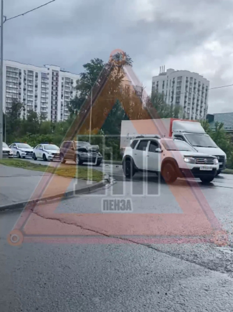 Авария на улице Измайлова в Пензе спровоцировала пробку