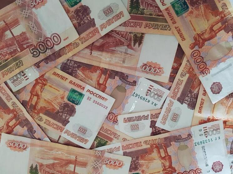 Жительница Белореченска подозревается в краже 700 тысяч рублей со счета приятеля