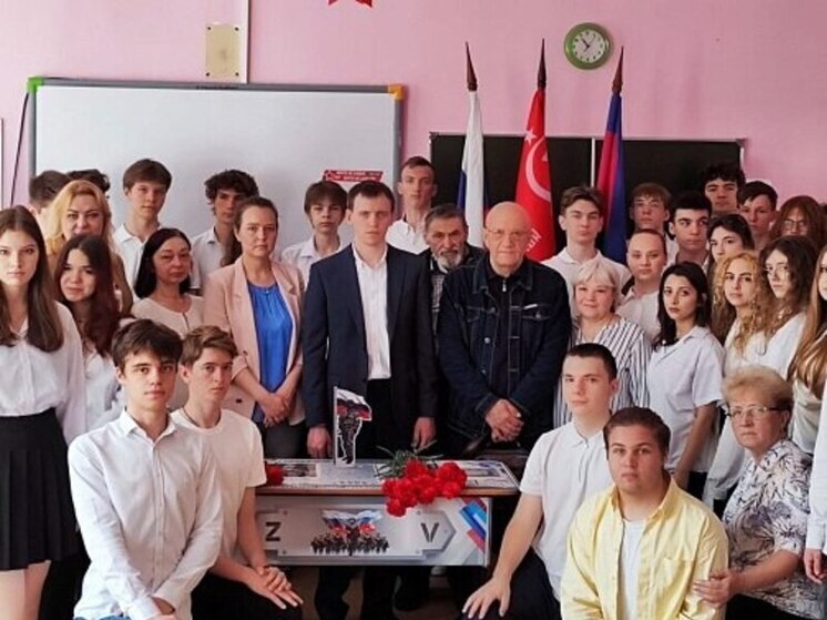 В Сочи открыли Парту Героя в память о выпускнике лицея № 22