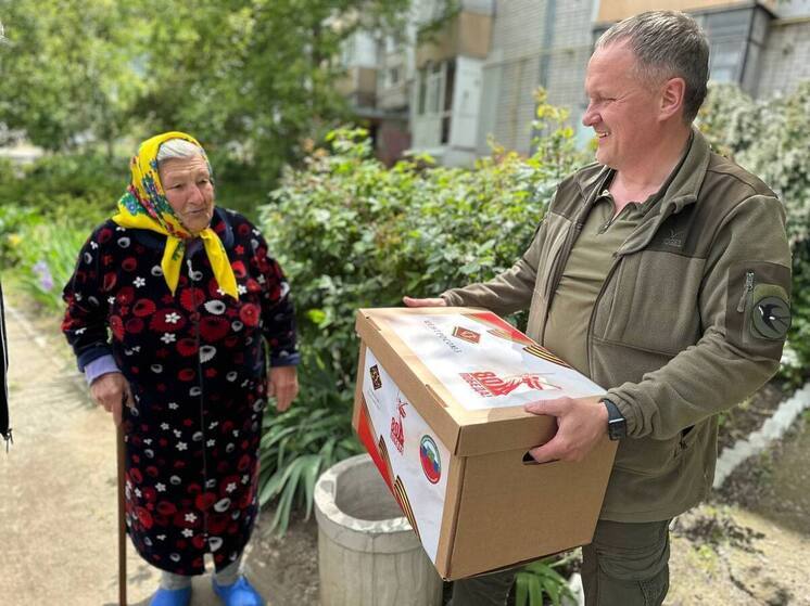 Ветераны Токмакского и Пологовского округов получили поздравления и подарки в честь Дня Победы