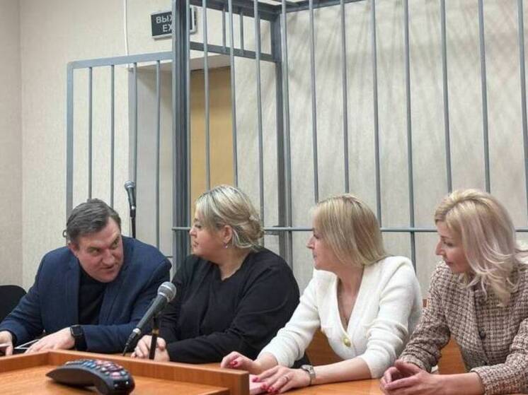 Воронежским чиновницам продлили домашний арест