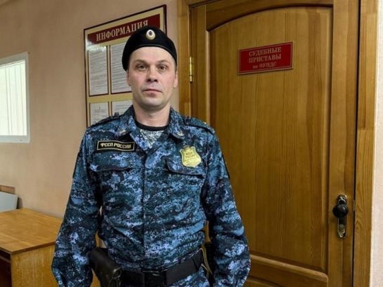 В Асбесте судебный пристав спас из огня женщин с детьми
