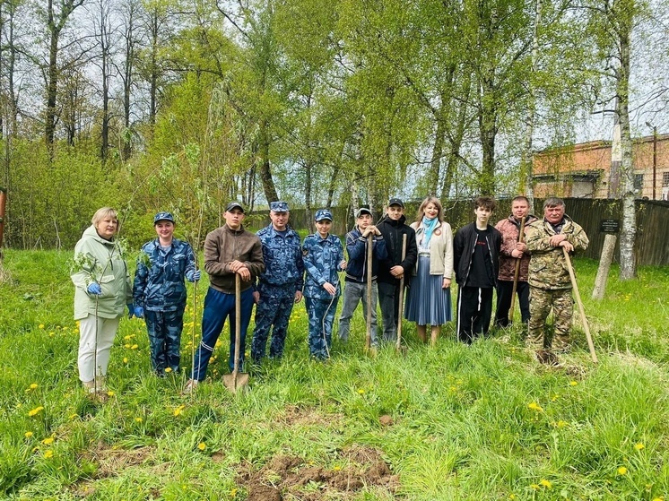 Сотрудники исправительной колонии № 2 приняли участие в акции «Сад памяти»