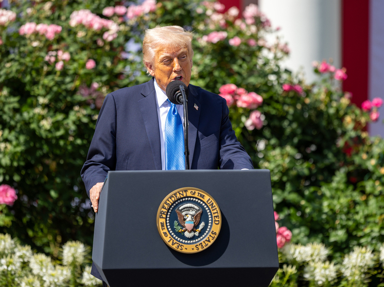 FT: президент США Трамп оставил Украину на милость России