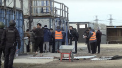 Нелегалов на стройке в Шушарах искали полицейские с собаками