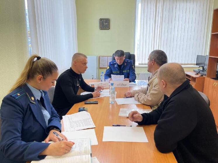 Мурманский прокурор взял на контроль проблемы посетителей центра соцобслуживания