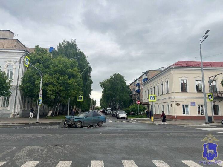 Молодая девушка пострадала в ДТП с 2 легковушками в Сызрани 19 мая