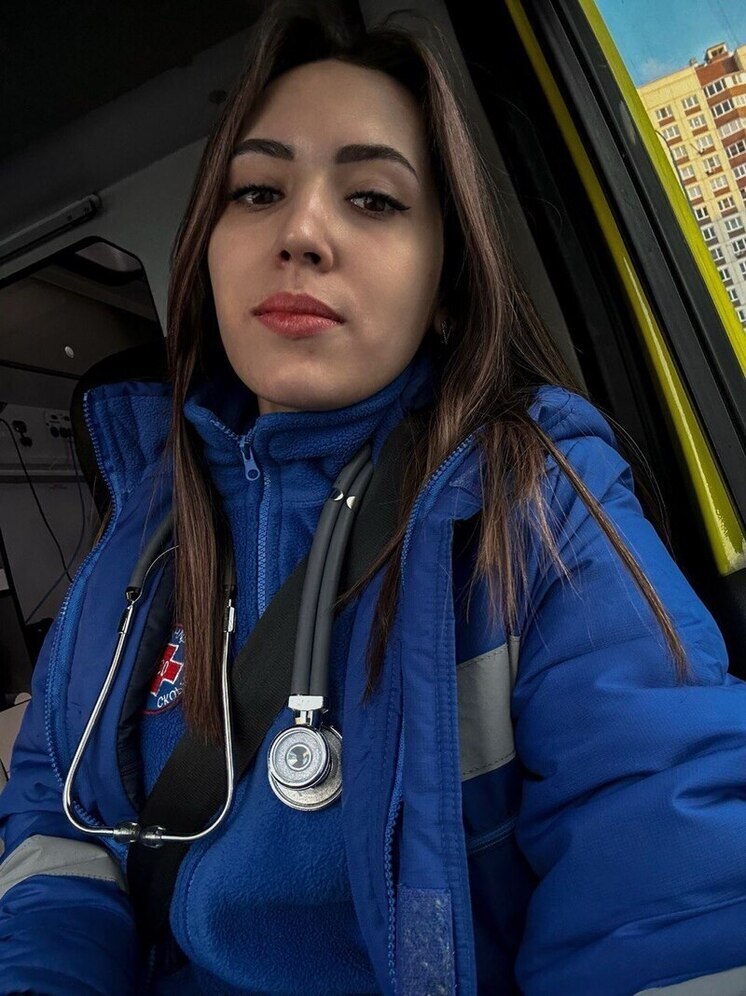 «Вы — молодцы!» Родные пациентки поблагодарили бригаду скорой за профессионализм