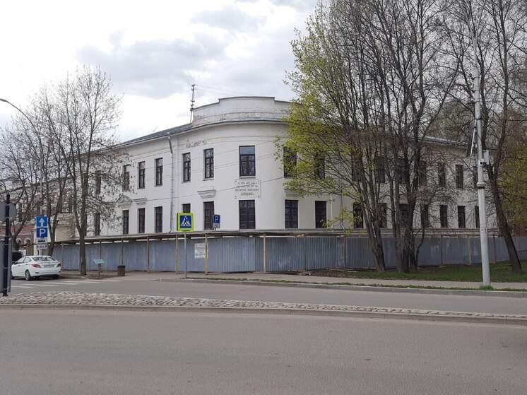 Двери Дома Батюшкова в Вологде отреставрируют