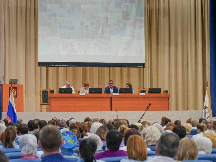 Сивохин, Досаева и Балакина встретились с нижегородскими врачами