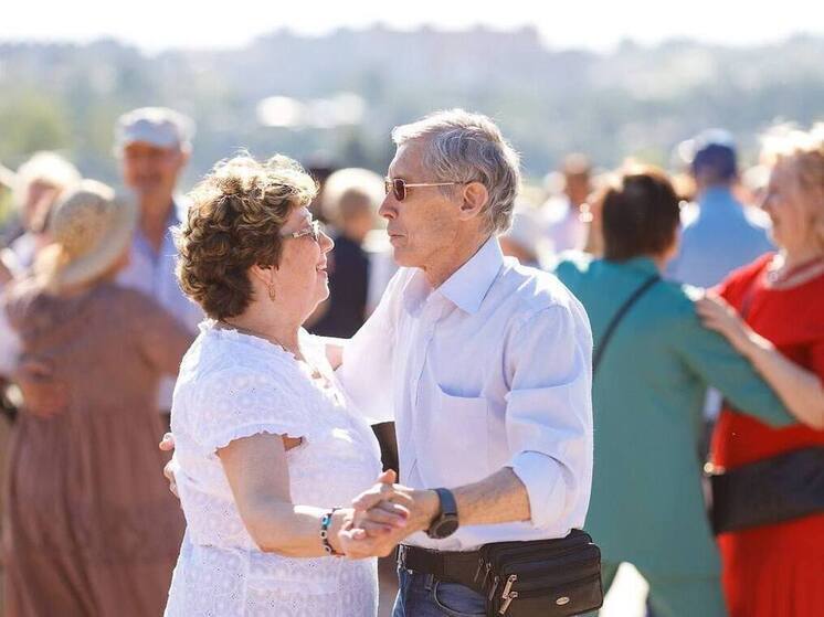 «Воскресный бульвар» приглашает иркутян старшего поколения на танцы