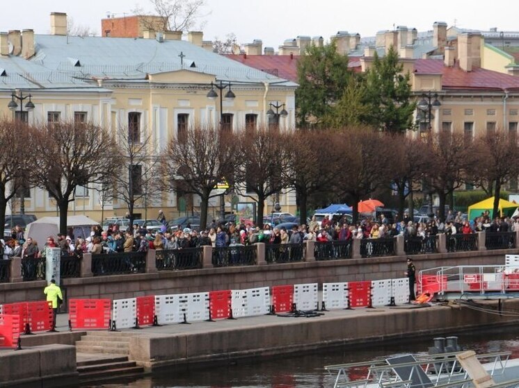 За первый квартал в бюджет Петербурга поступило 181,1 миллиона рублей, что составляет лишь 14,8% от запланированного годового объема. Ожидалось, что на туристах в 2025 году Северная столица заработает 1,2 миллиарда. 