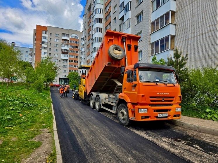 На улице Оршанской в Смоленске продолжается ремонт дороги