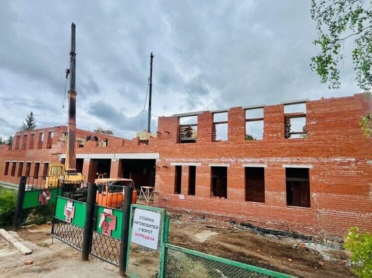 В Бакалинском районе возводят новый корпус поликлиники