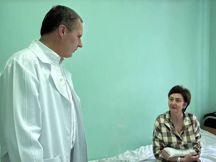 Гладков навестил пострадавших белгородцев в больнице Святителя Иоасафа