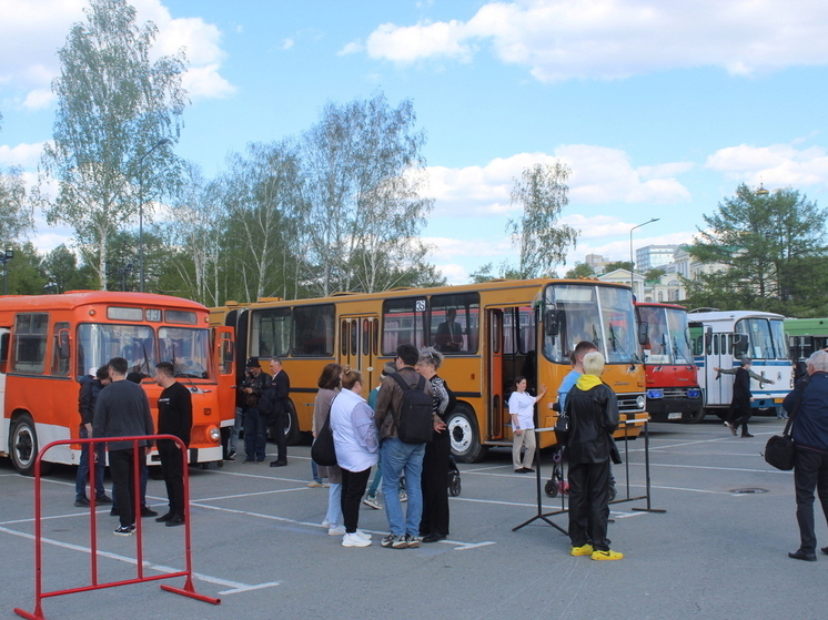 В Екатеринбурге отметили 100-летие пассажирских перевозок