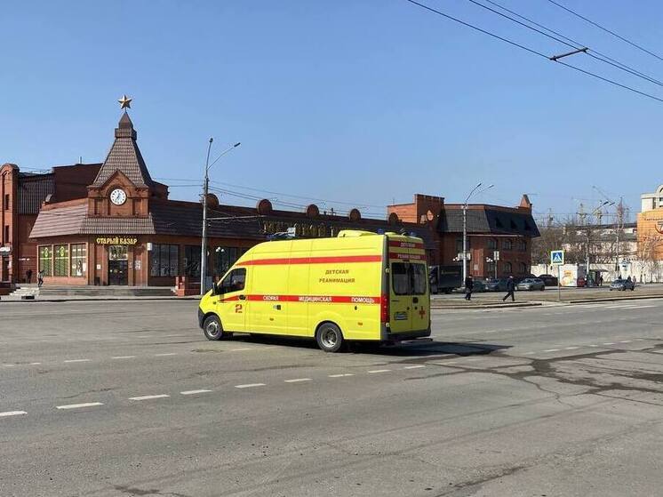 Вечером 20 мая в Бийске пятилетняя девочка упала с балкона квартиры на пятом этаже дома на улице Ломоносова