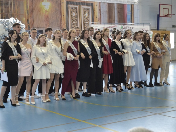 В Ивановских школах звучат последние звонки