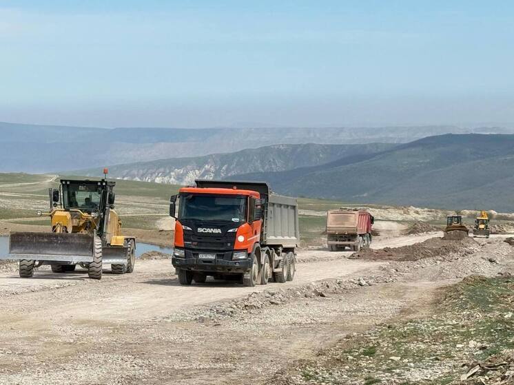 В Буйнакском районе идет капремонт ключевой дороги к Сулакскому каньону