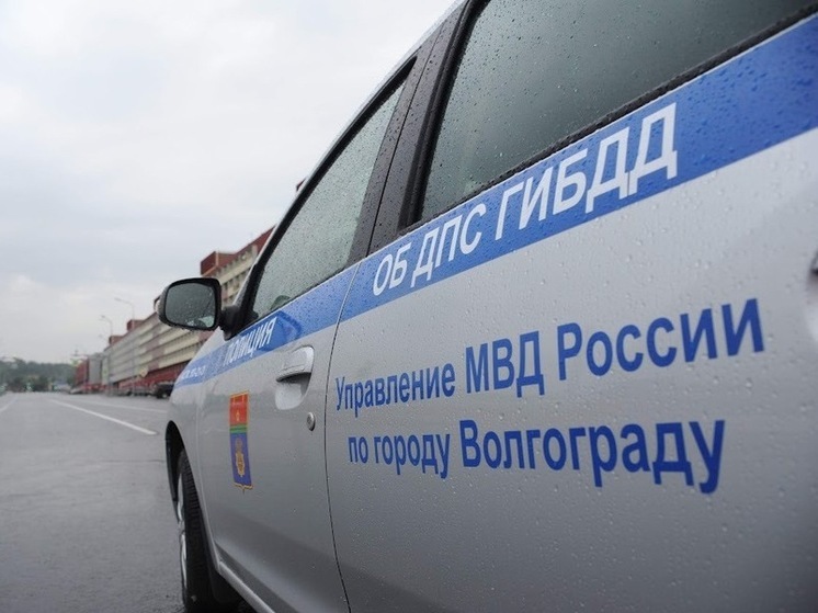 Два человека погибли при опрокидывании КамАЗа в Волгоградской области