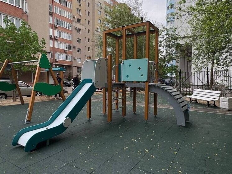 В Ленинском районе Самары привели в порядок четыре двора и начали ремонт домов
