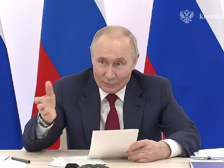 Путин поддержал продление выплат пострадавшим жителям Курской области