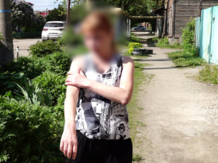 На пензячку напал грабитель и забрал украшения, деньги и телефон