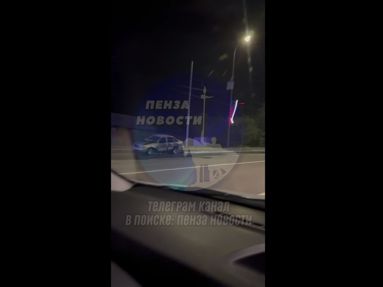 В Пензе на дороге сгорела иномарка