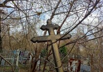 В самарских соцсетях жители распространили информаци о том, что на Кряжском кладбище вода распространилась на несколько участков