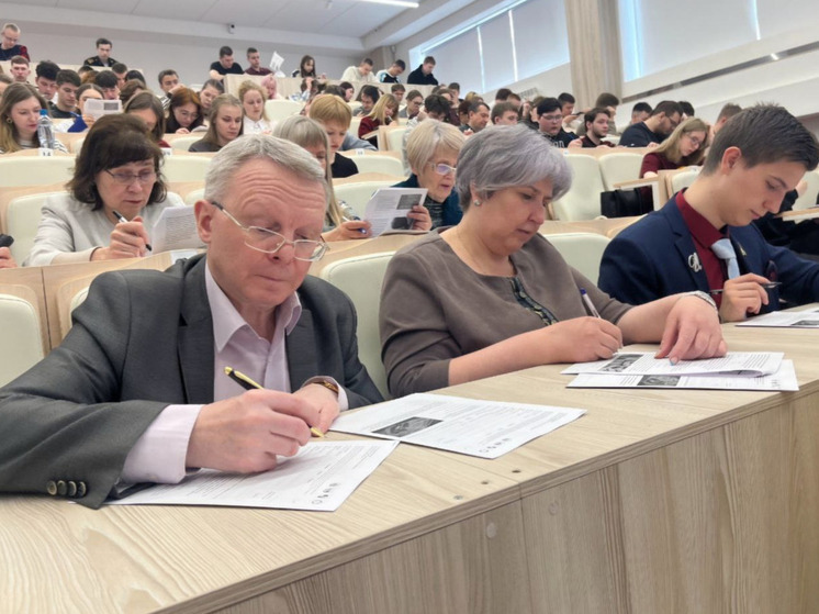 В Мурманске более 130 человек вспомнили химиков-героев на международном диктанте