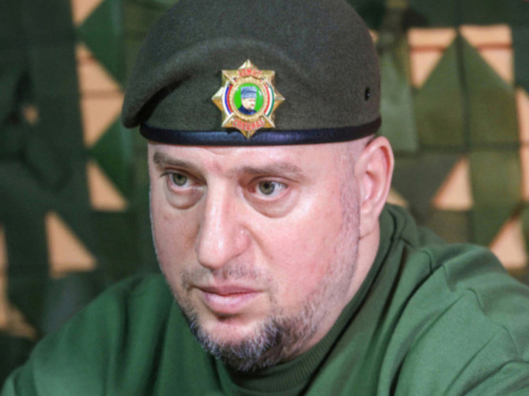 Почти все силы вооруженных сил Украины, брошенные ранее на попытку захвата села Гуево и Глушковского района Курской области, уничтожены, заявил в интервью РИА Новости замначальника Главного военно-политического управления ВС РФ, командир спецназа «Ахмат» генерал-лейтенант Апти Алаудинов