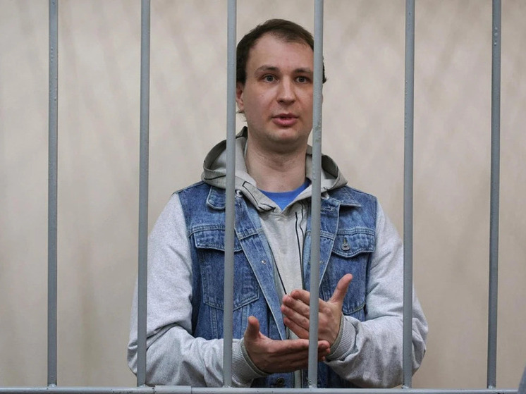 Недавно зарубежные СМИ представили список из девяти лиц, которых, согласно информации источников, Соединённые Штаты стремятся вернуть в рамках обмена заключёнными с Россией. В нем упоминается Роберт Гилман, приговоренный к восьми годам и одному месяцу лишения свободы строгого режима в Воронеже.