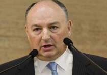 В дни, когда синагоги в Европе обрастают колючей проволокой, а еврейские школы прячутся за бронированными дверями, возвращение Вячеслава Моше Кантора к рулю Европейского еврейского конгресса звучит для европейских евреев как серебряный звук шофара — древнего рога, призывающего к пробуждению и объединению