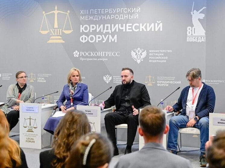 Фейкам – бой: в России число копий недостоверной информации уменьшилось на 42%