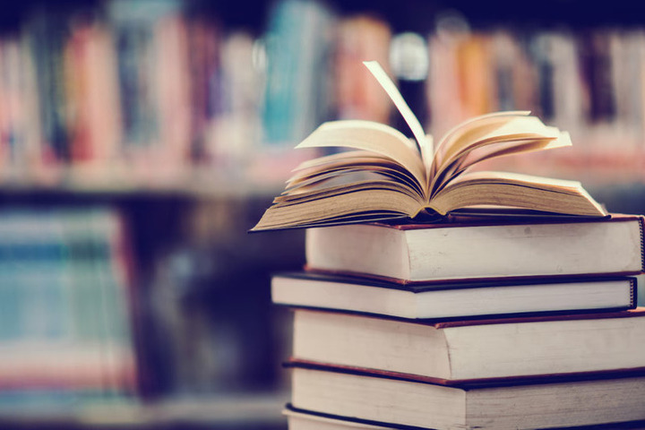 Провинциальные библиотеки заказали книги Трампа: «на всякий случай»