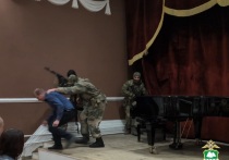 21 мая в Курганской областной филармонии прошли масштабные антитеррористические тактико-специальные учения по пресечению террористического акта