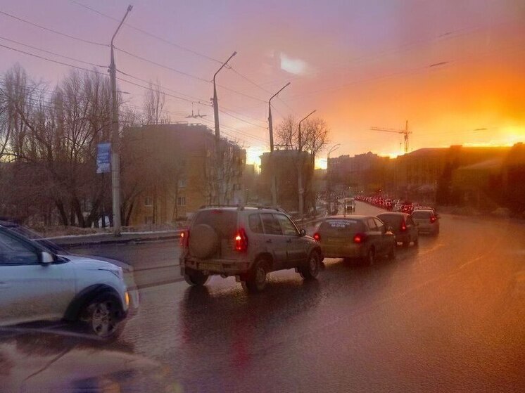 Саратов сковали вечерние пробки
